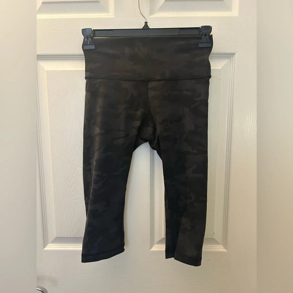 Lululemon Wunder Under Hi-Rise 1/2 Tight 17” - Picture 3 of 5